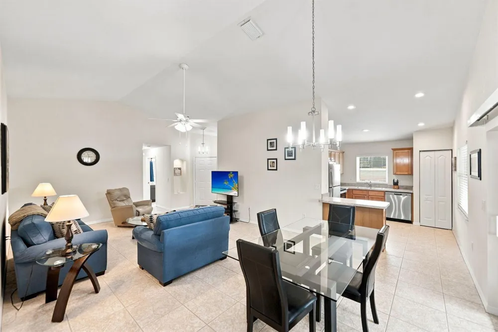 228 SW LAKE FOREST WAY Port St. Lucie, FL 34986