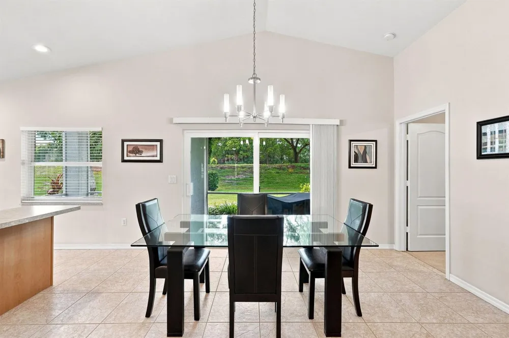 228 SW LAKE FOREST WAY Port St. Lucie, FL 34986
