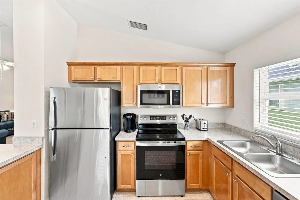 228 SW LAKE FOREST WAY Port St. Lucie, FL 34986