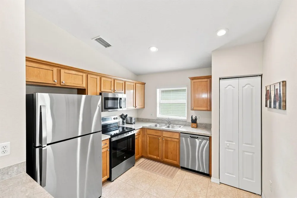 228 SW LAKE FOREST WAY Port St. Lucie, FL 34986
