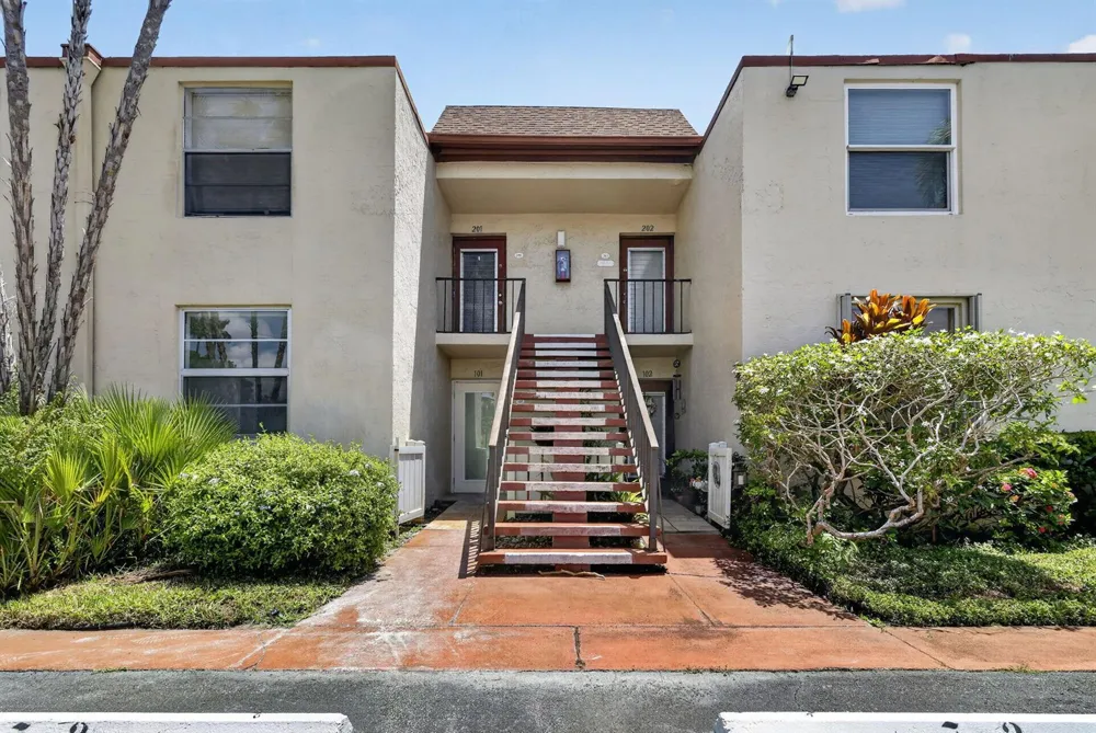 7 WILLOWBROOK LANE #101 Delray Beach, FL 33446