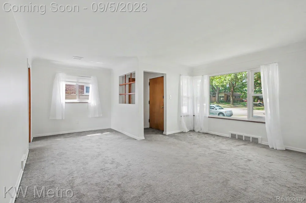 24500 Rosewood Street Oak Park City, MI 48237