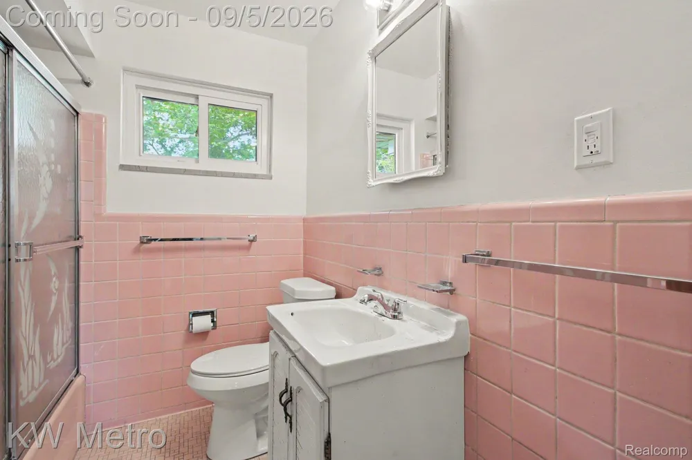 24500 Rosewood Street Oak Park City, MI 48237