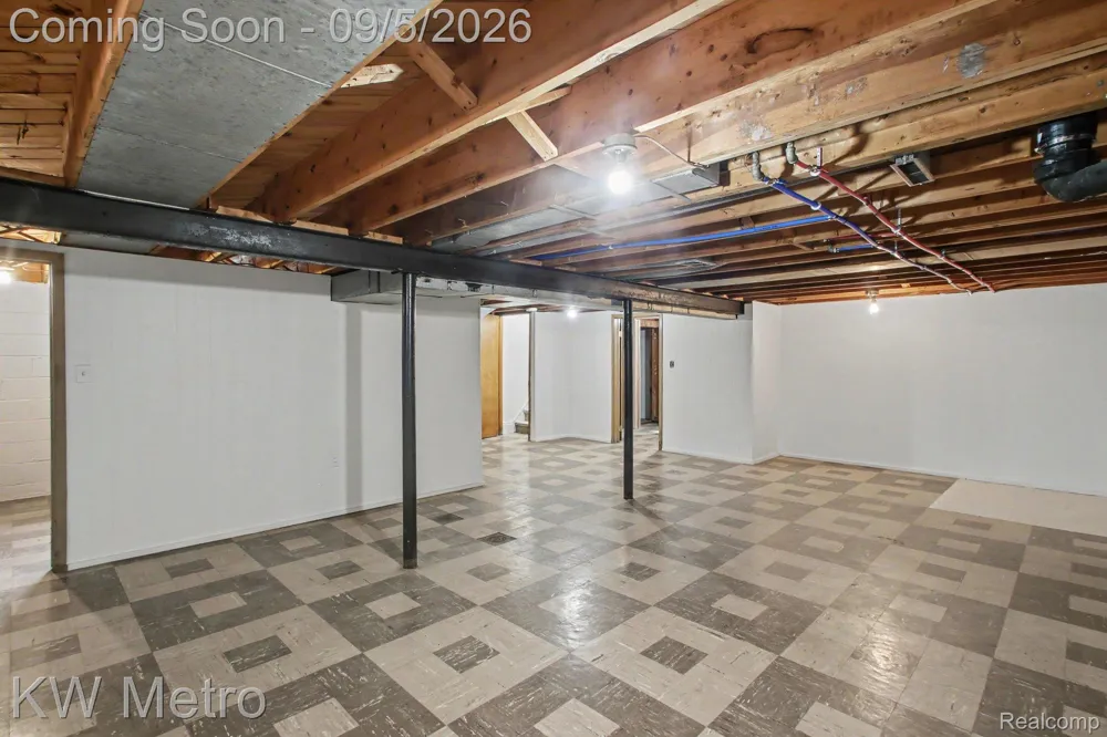 24500 Rosewood Street Oak Park City, MI 48237
