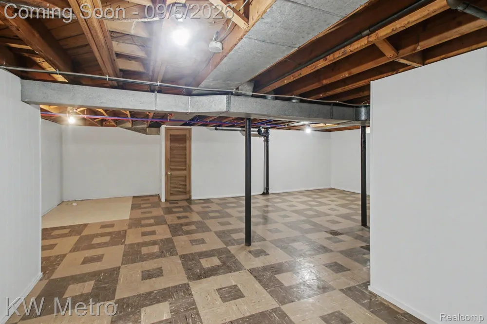 24500 Rosewood Street Oak Park City, MI 48237