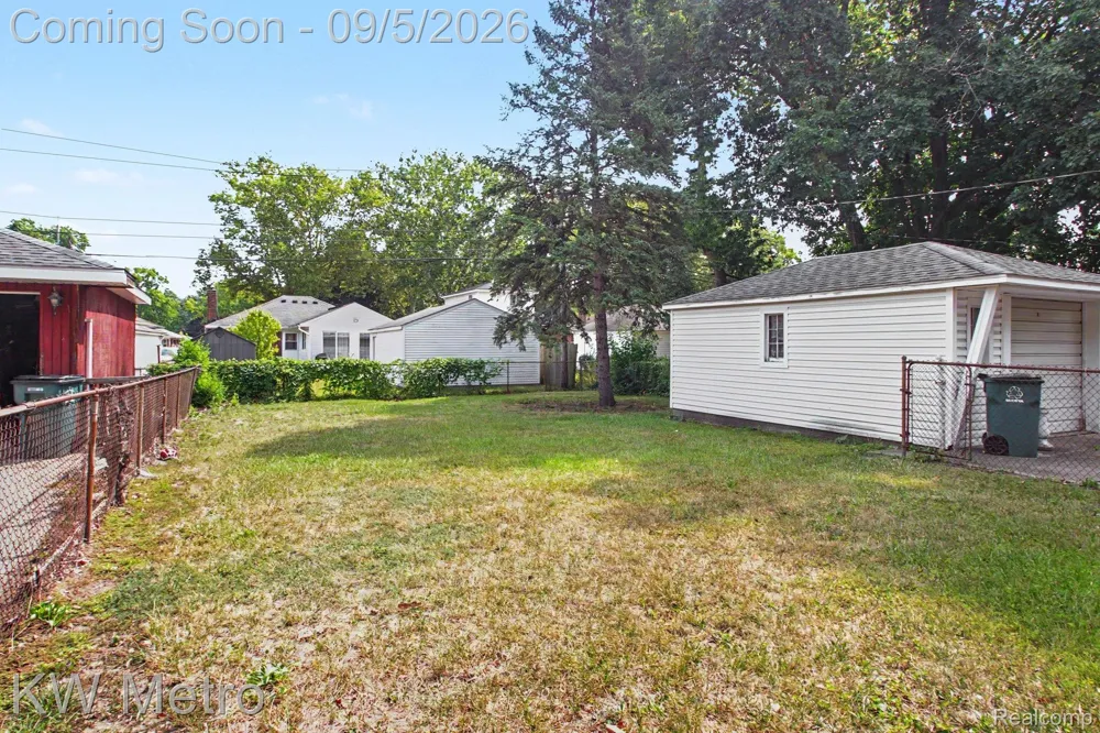 24500 Rosewood Street Oak Park City, MI 48237