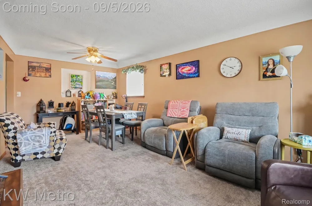 24612 Rosalind Avenue Eastpointe City, MI 48021