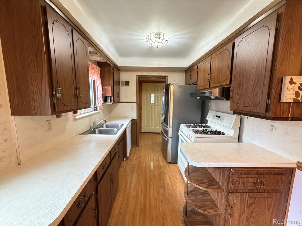 3952 Katherine Street Dearborn Heights City, MI 48125
