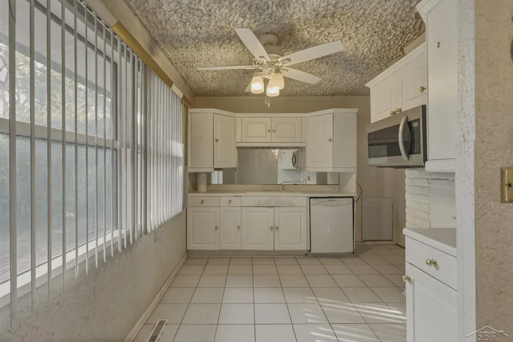 3310 Drexel Drive Saginaw City, MI 48601