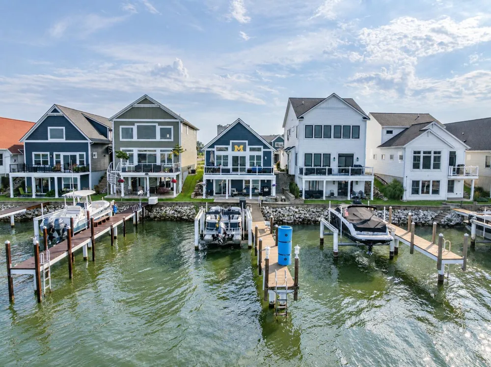 303 Terrace Point Circle Muskegon City, MI 49440