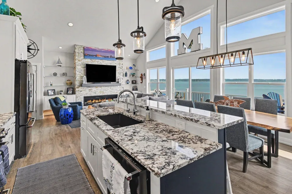 303 Terrace Point Circle Muskegon City, MI 49440