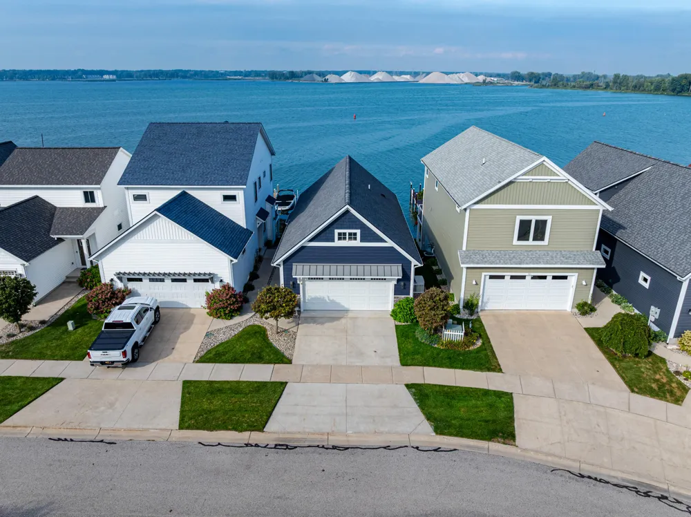 303 Terrace Point Circle Muskegon City, MI 49440