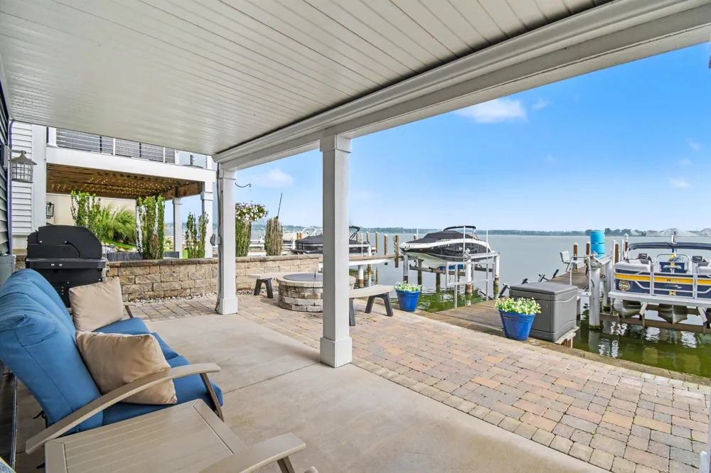 303 Terrace Point Circle Muskegon City, MI 49440