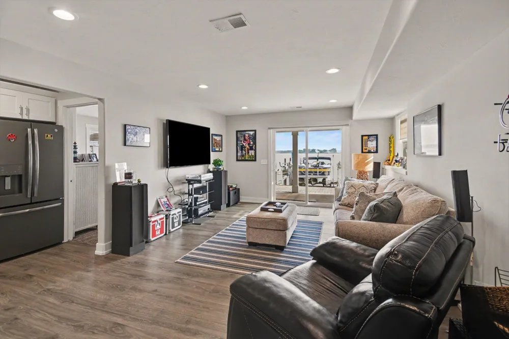 303 Terrace Point Circle Muskegon City, MI 49440