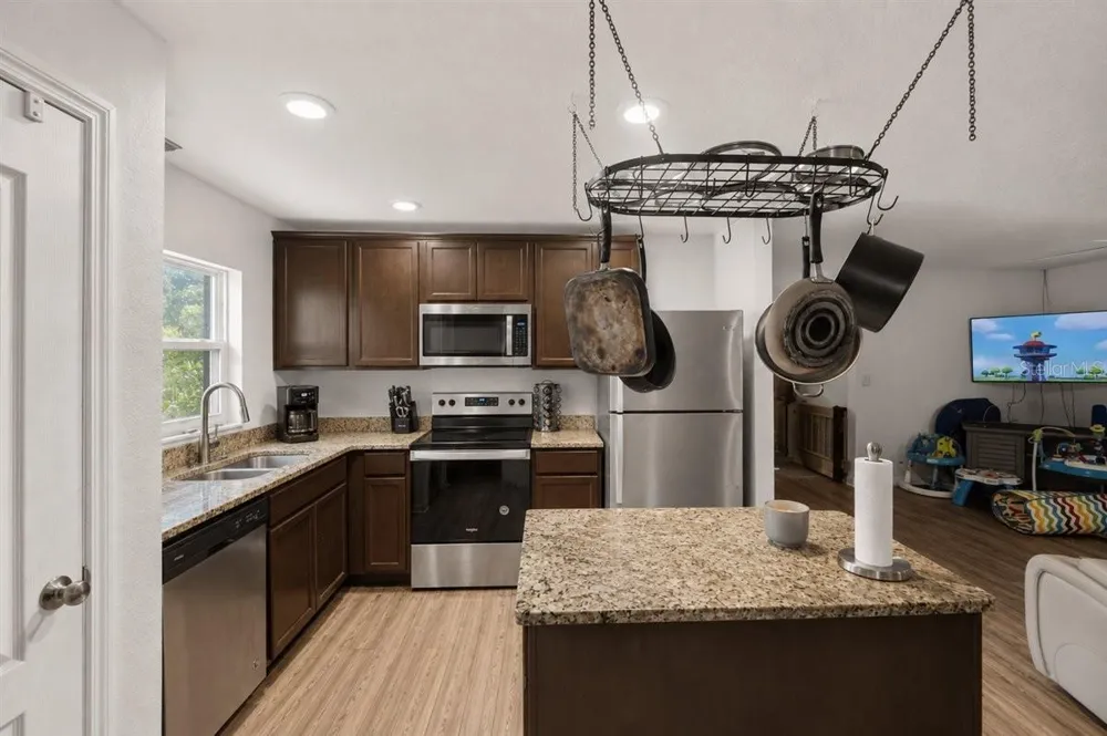 1200 9TH AVENUE Deland, FL 32724
