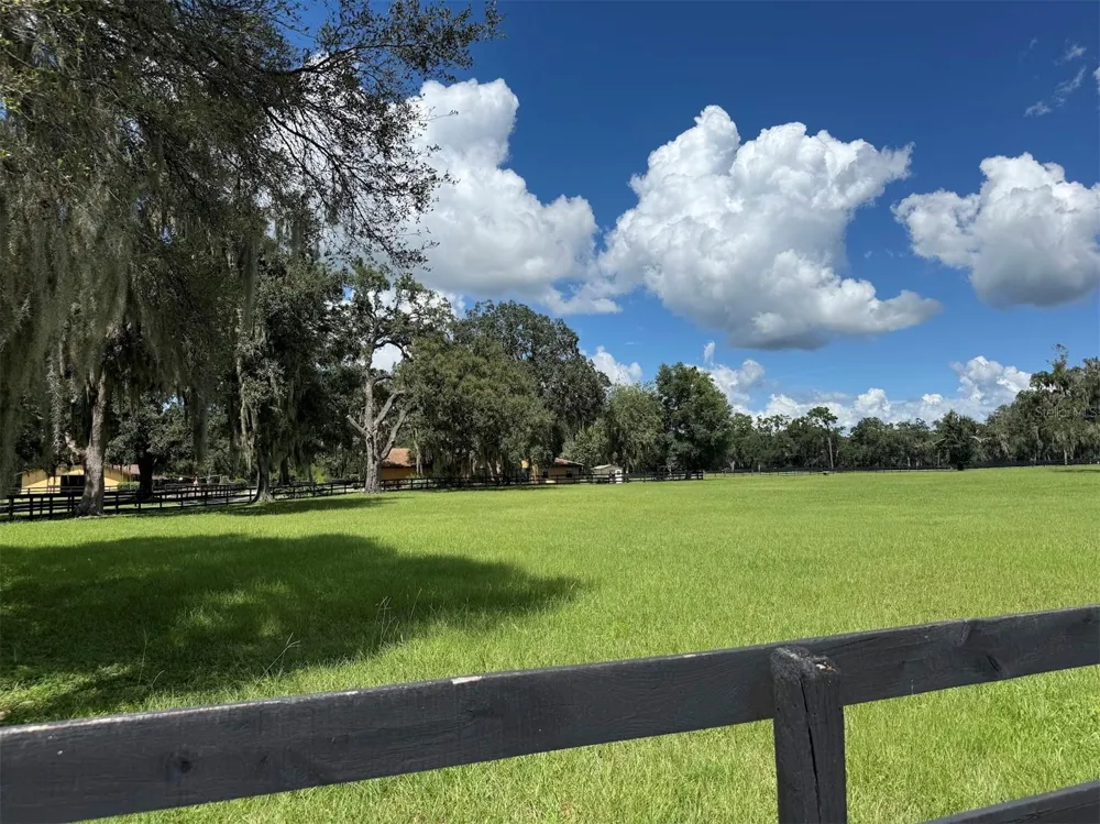 8550 NW 136TH AVENUE ROAD ocala, FL 34482