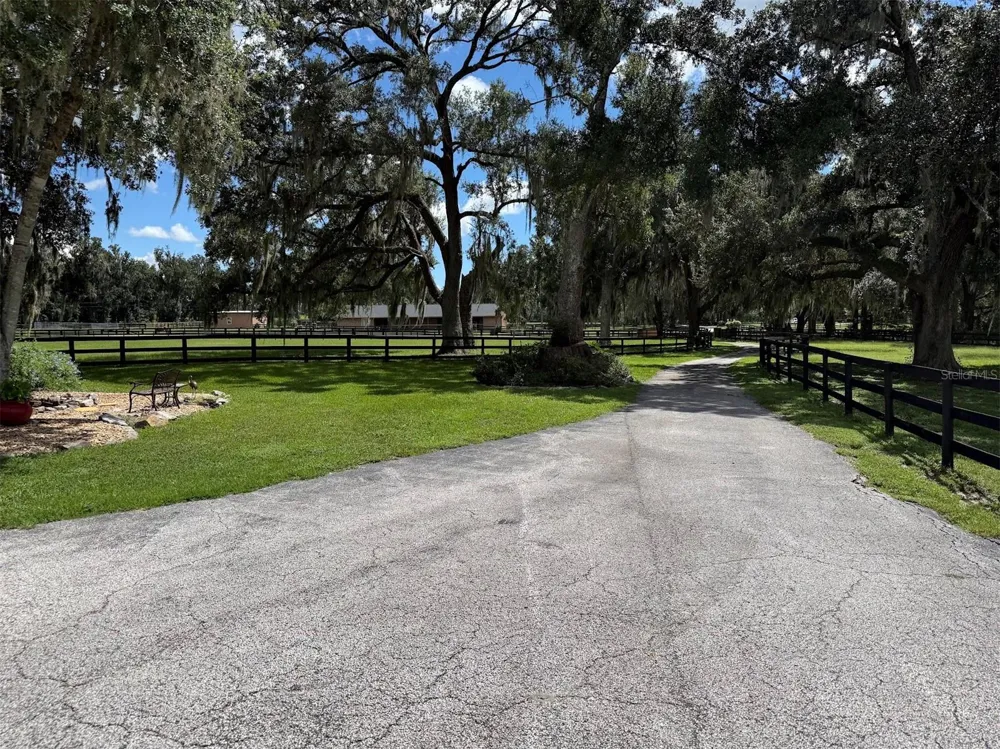 8550 NW 136TH AVENUE ROAD ocala, FL 34482