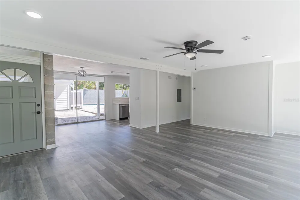 1558 DREXEL AVENUE NE Winter Haven, FL 33881