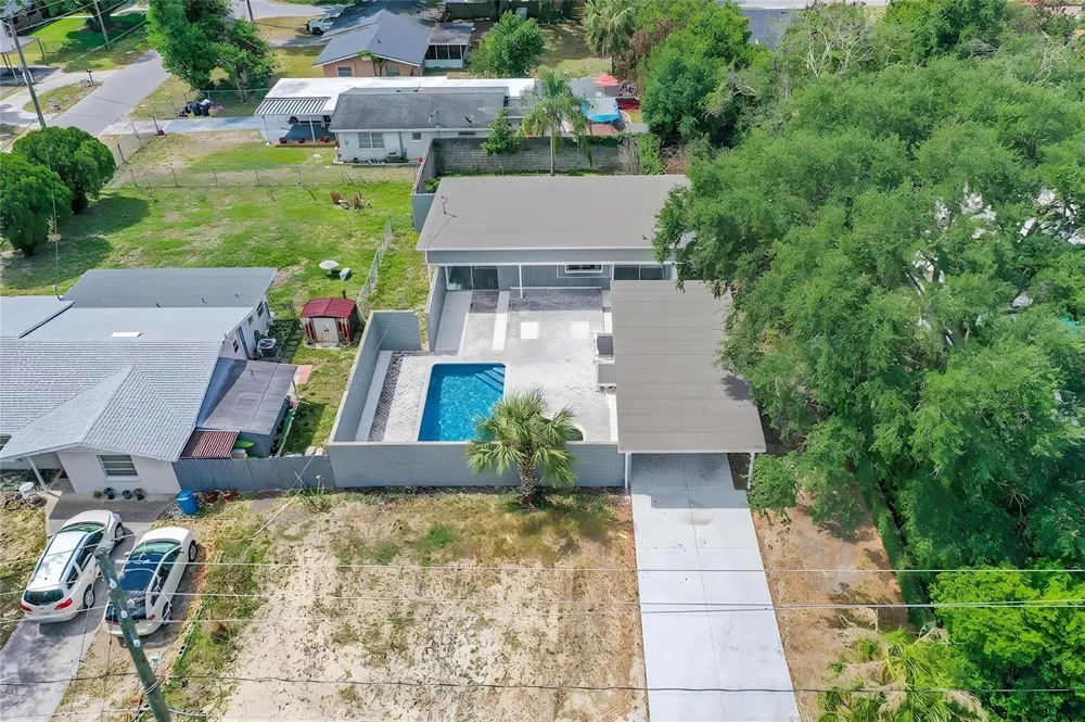 1558 DREXEL AVENUE NE Winter Haven, FL 33881