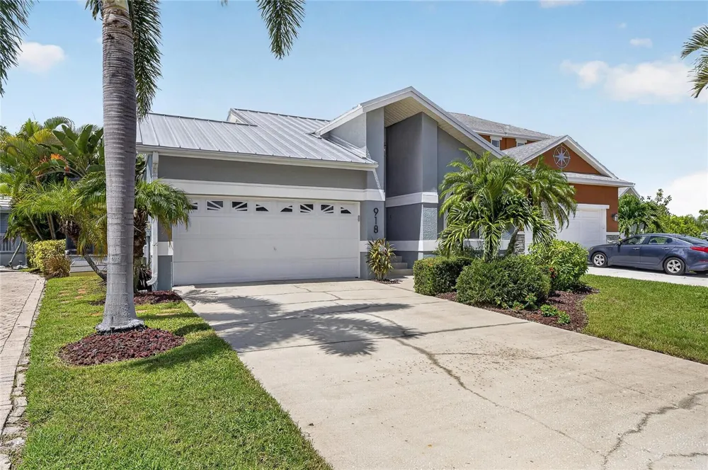 918 SHAGOS DRIVE Apollo Beach, FL 33572
