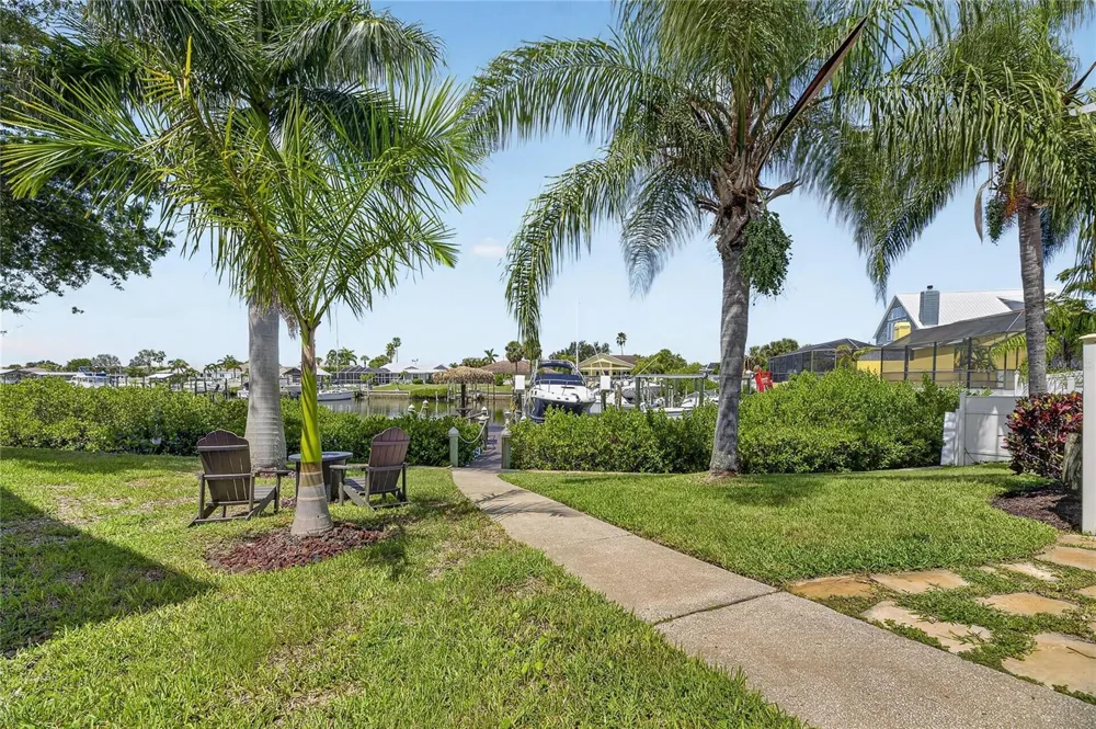 918 SHAGOS DRIVE Apollo Beach, FL 33572