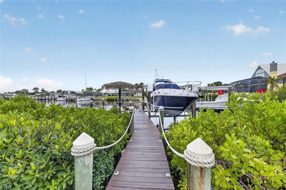 918 SHAGOS DRIVE Apollo Beach, FL 33572