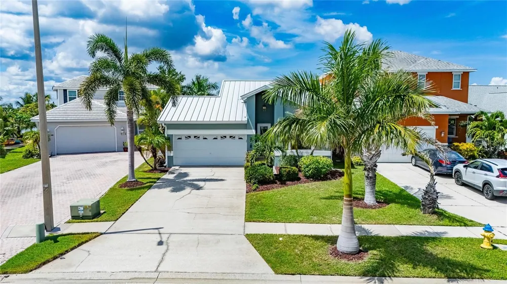 918 SHAGOS DRIVE Apollo Beach, FL 33572