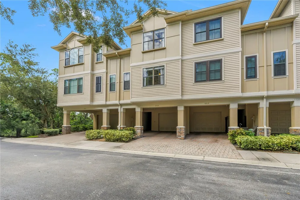 9715 BAY GROVE LANE Tampa, FL 33615