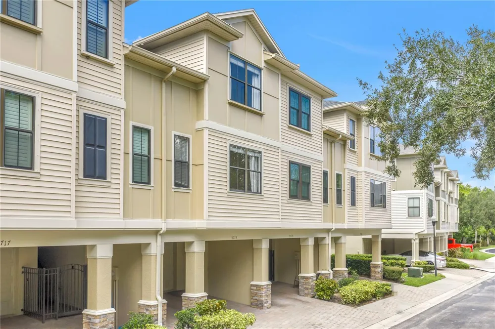 9715 BAY GROVE LANE Tampa, FL 33615
