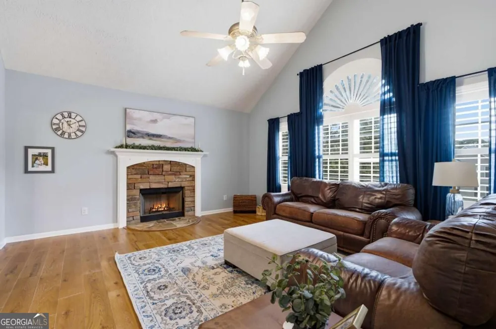 16 Hames PT Adairsville, GA 30103