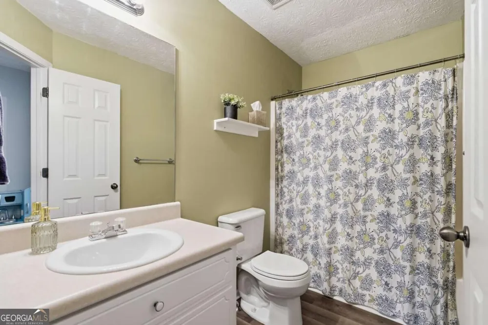 16 Hames PT Adairsville, GA 30103