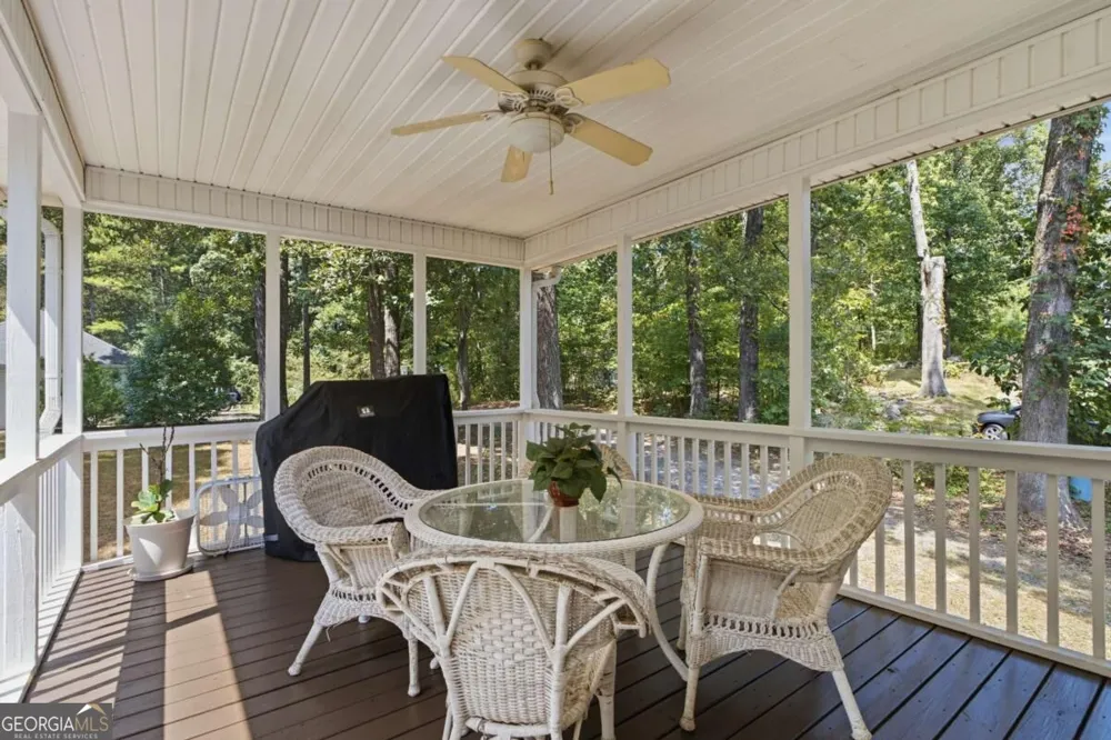 16 Hames PT Adairsville, GA 30103