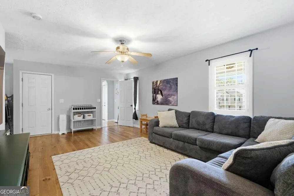 16 Hames PT Adairsville, GA 30103