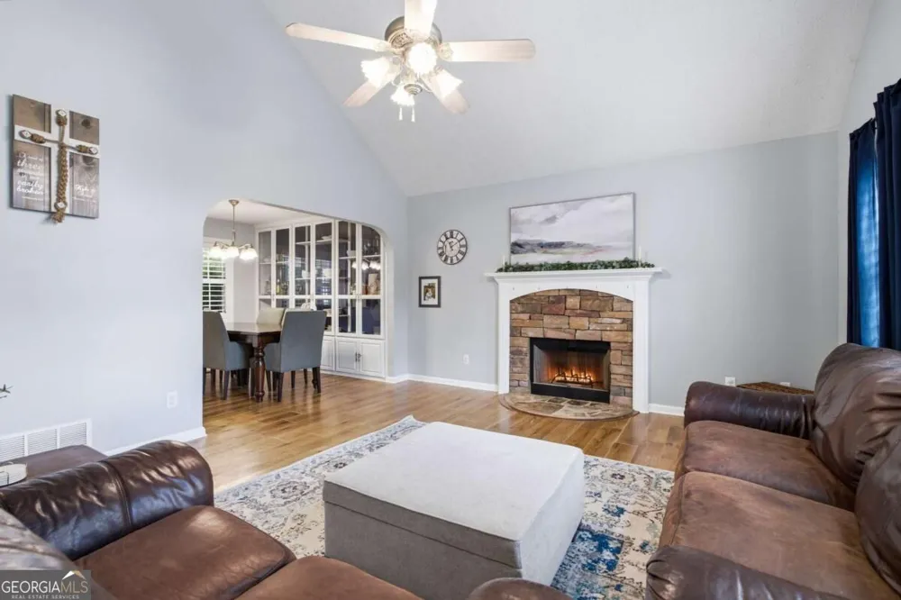 16 Hames PT Adairsville, GA 30103