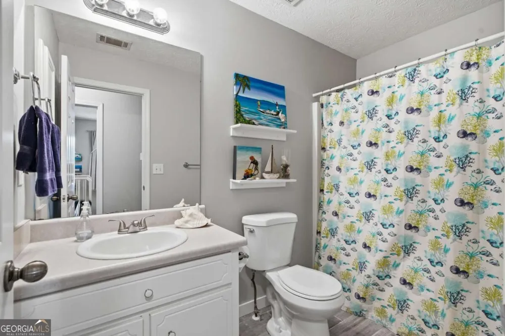 16 Hames PT Adairsville, GA 30103