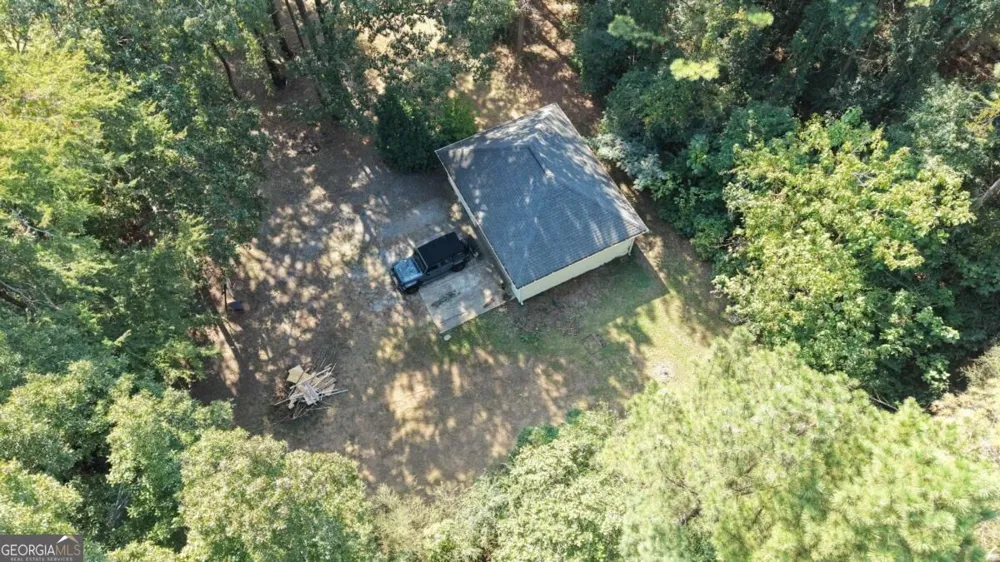 16 Hames PT Adairsville, GA 30103