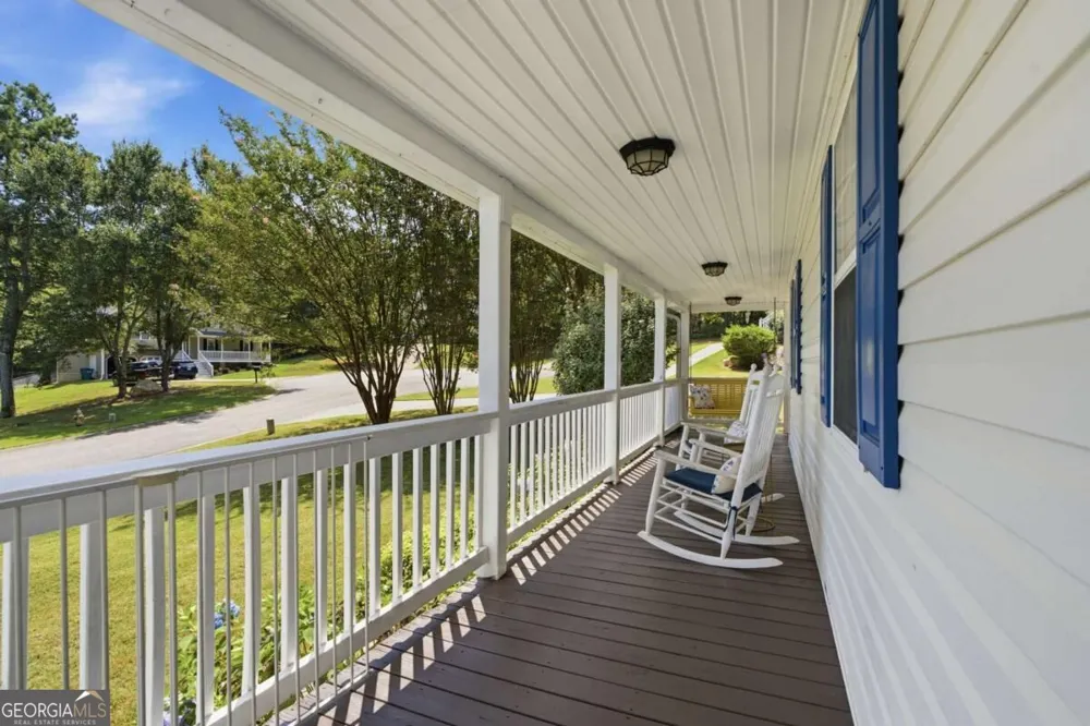 16 Hames PT Adairsville, GA 30103
