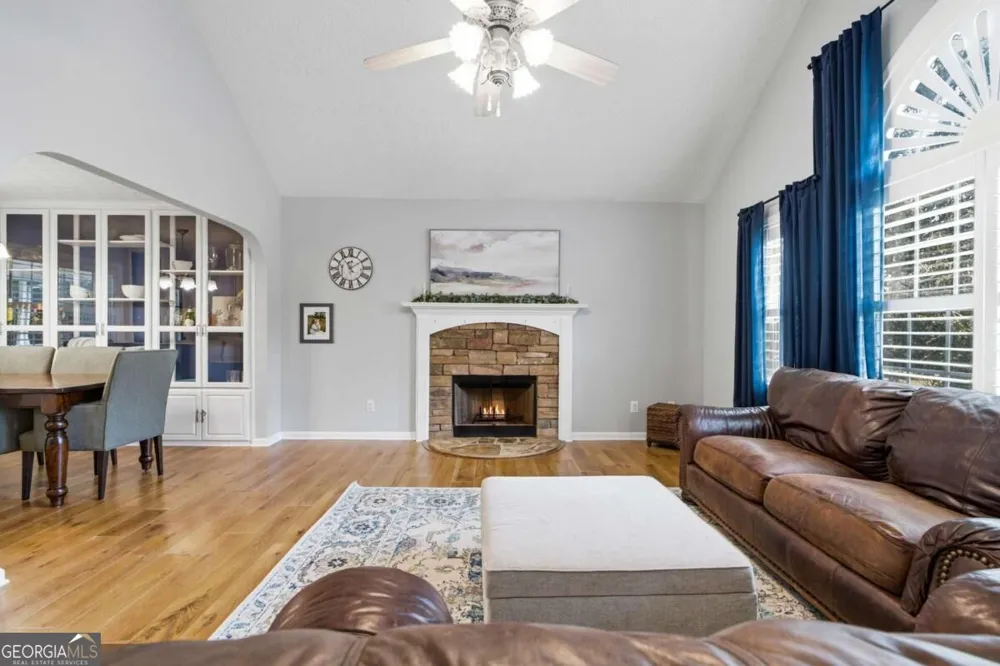 16 Hames PT Adairsville, GA 30103