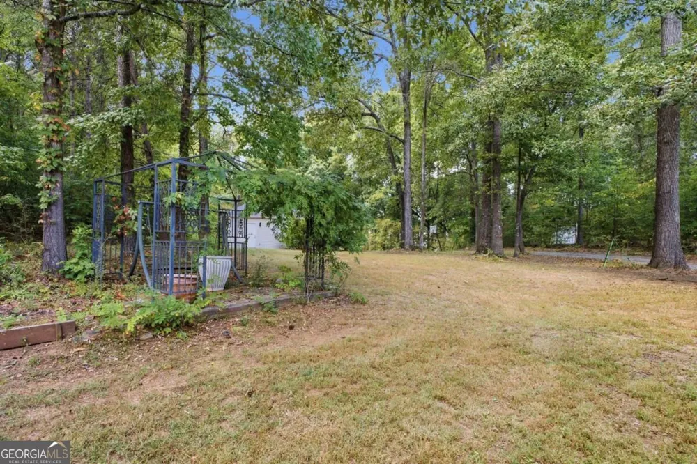 16 Hames PT Adairsville, GA 30103