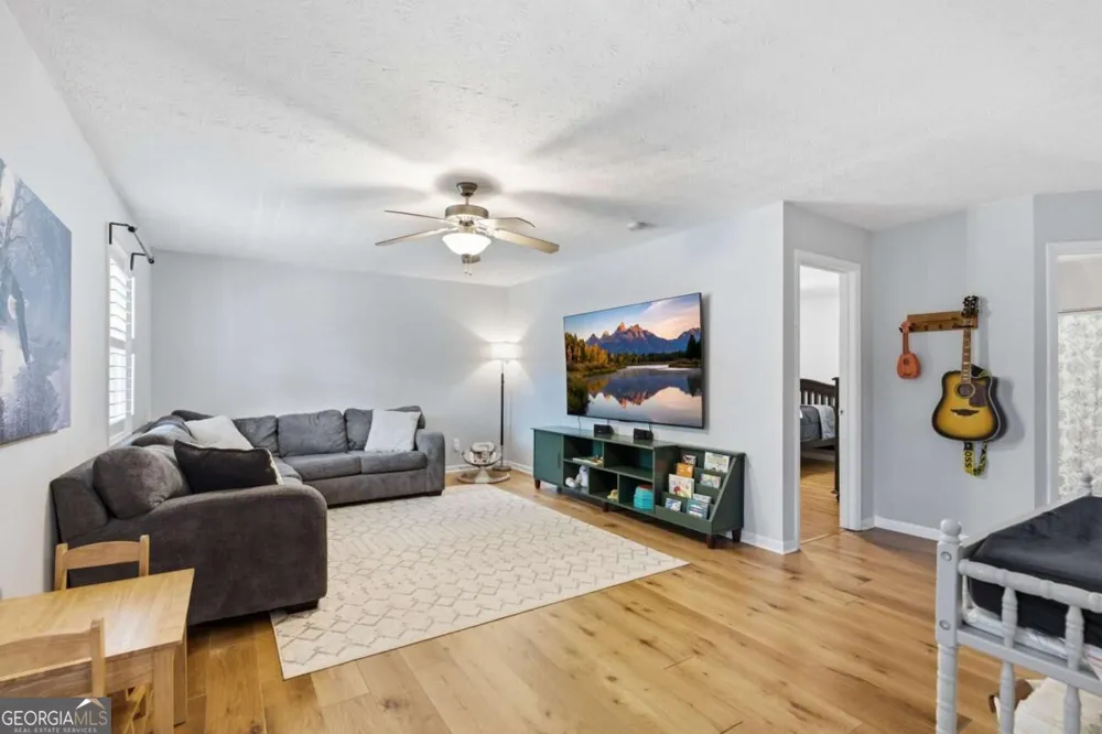 16 Hames PT Adairsville, GA 30103