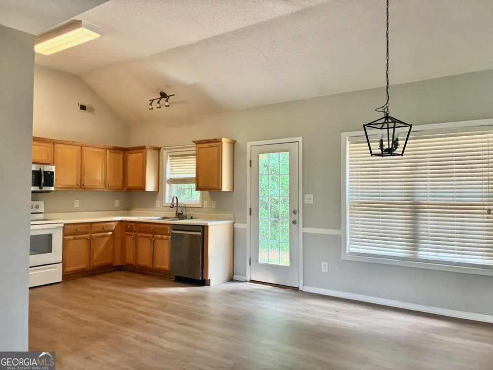 180 Hidden Brook TRL Newnan, GA 30265