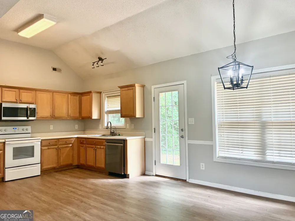 180 Hidden Brook TRL Newnan, GA 30265