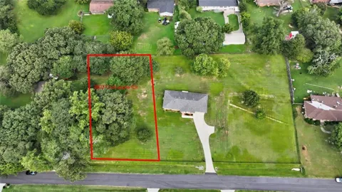 2823 Crabapple Circle