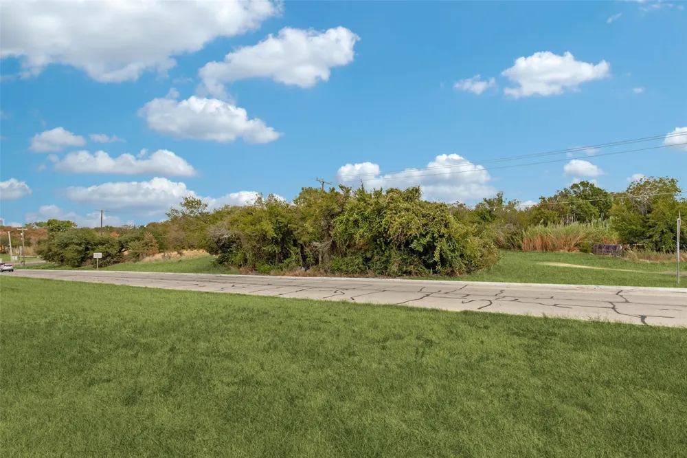 2701 Bideker Avenue Fort Worth, TX 76105