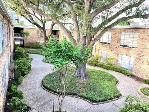 2101 Fountain View Drive #77B