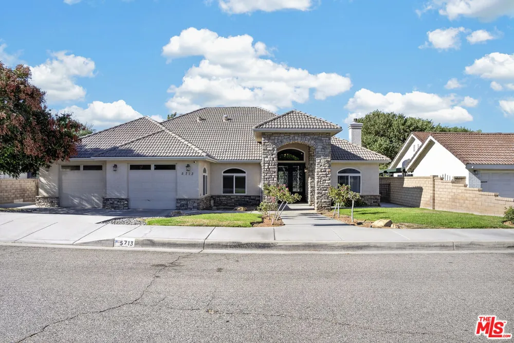 5713 Bulford Place Lancaster, CA 93536