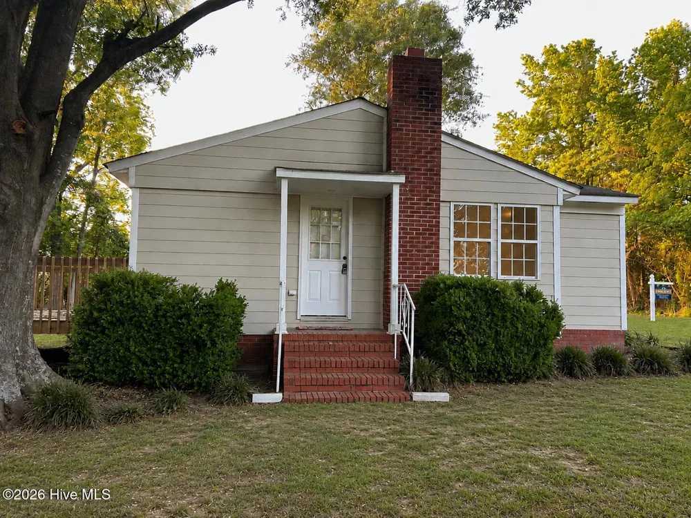 4044 Nc Highway 50 Maple Hill, NC 28454