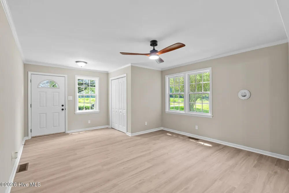 4044 Nc Highway 50 Maple Hill, NC 28454