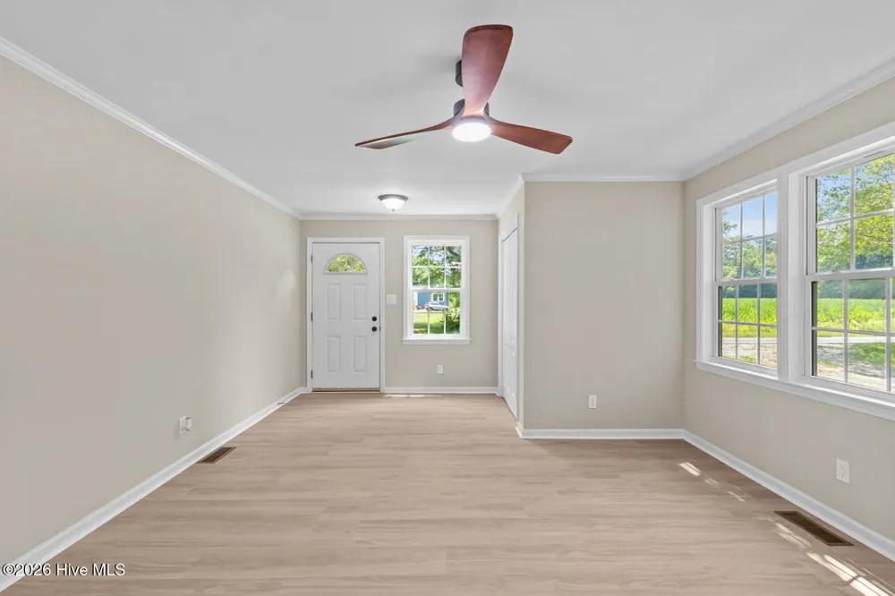 4044 Nc Highway 50 Maple Hill, NC 28454