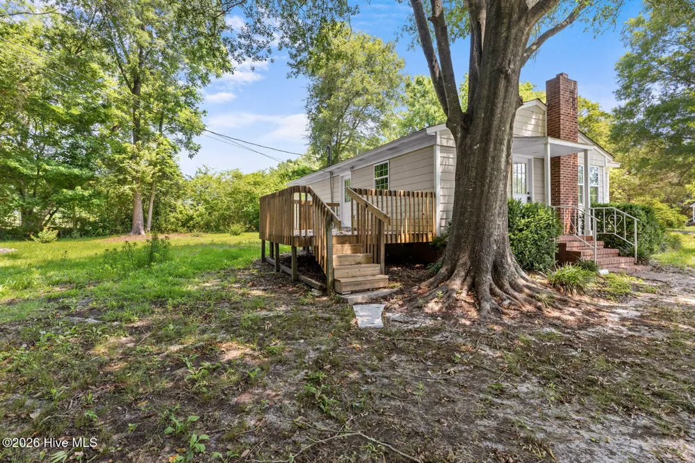 4044 Nc Highway 50 Maple Hill, NC 28454